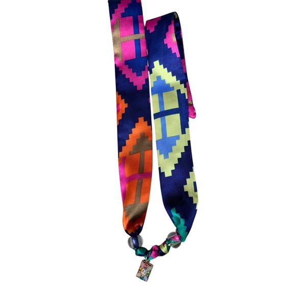 Colorful Geometric Pattern Necklace - Picture 2 of 3